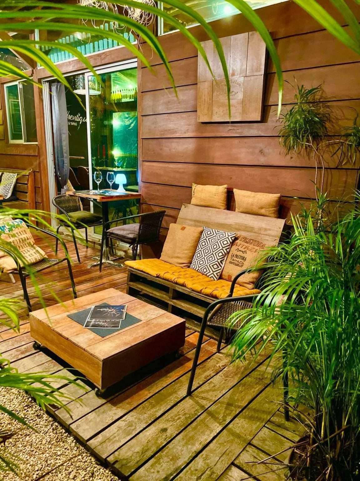 Discover the best dining and culinary experiences near Playa Carrillo and Sámara
