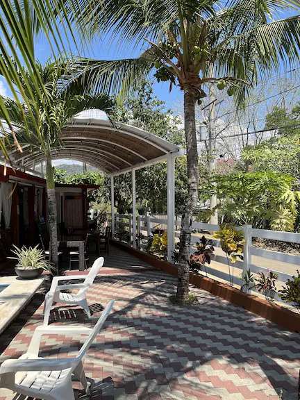 Explore Costa Rica’s top restaurants, beachfront dining, and farm-to-table culinary experiences near Playa Carrillo and Sámara.