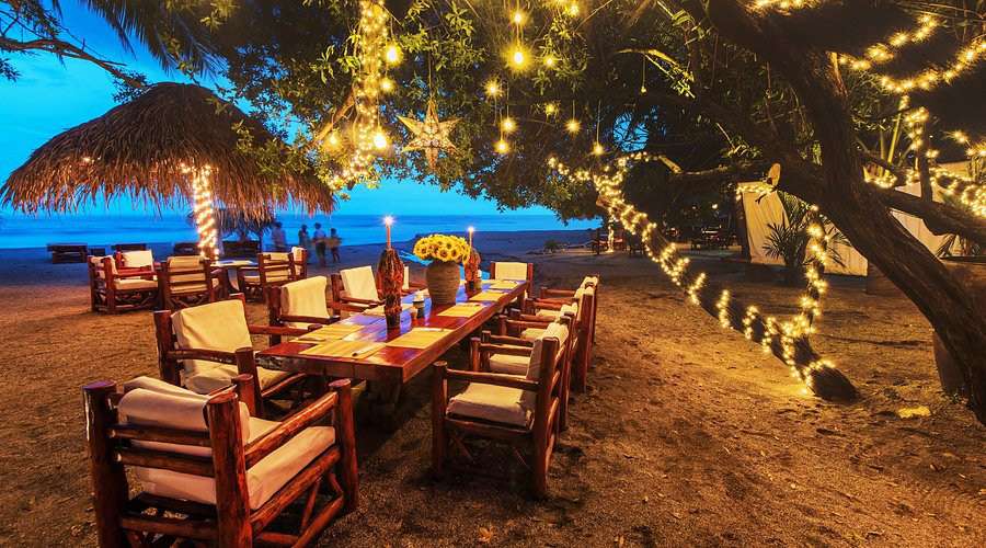 Explore Costa Rica’s top restaurants, beachfront dining, and farm-to-table culinary experiences near Playa Carrillo and Sámara. 